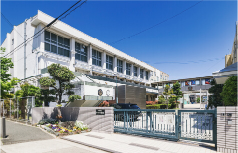 市立 井戸田小学校 徒歩3分（約210m）